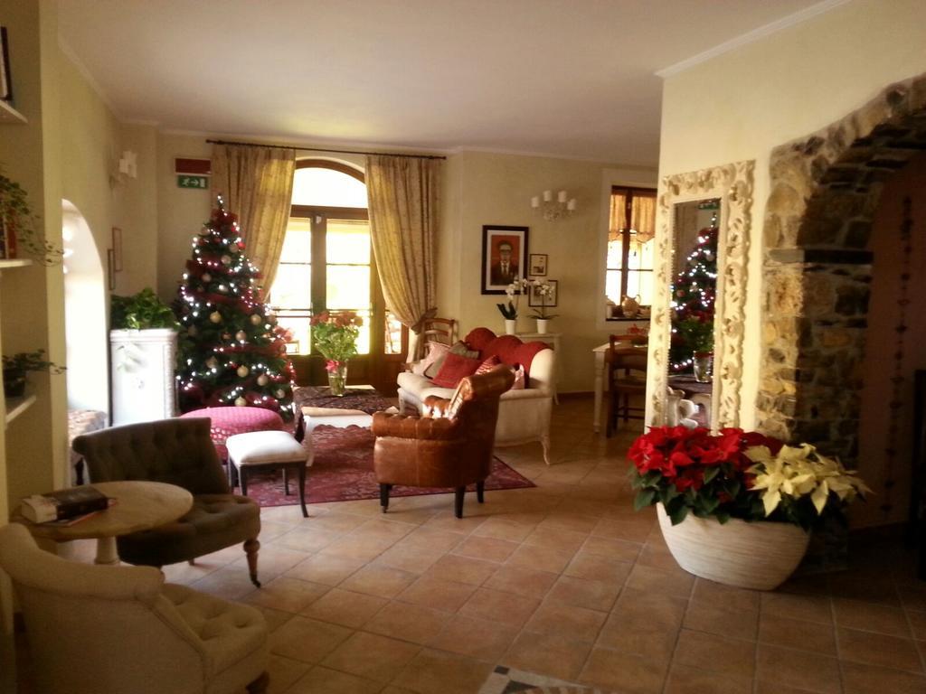 Relais Borgofasceo Hotel Ortovero Buitenkant foto
