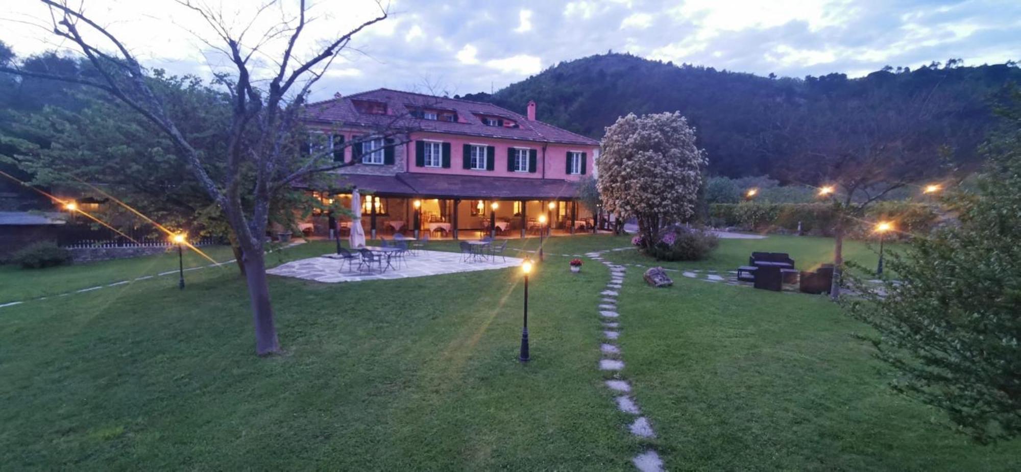 Relais Borgofasceo Hotel Ortovero Buitenkant foto