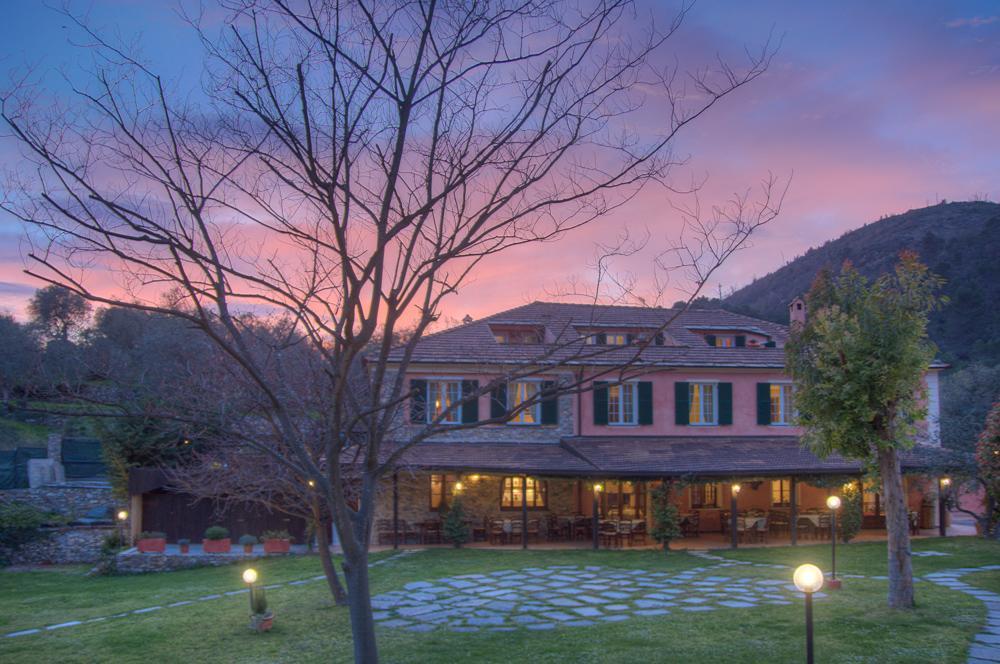 Relais Borgofasceo Hotel Ortovero Buitenkant foto