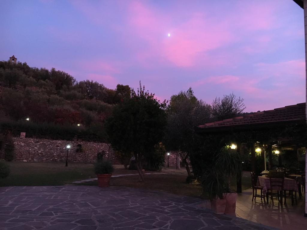 Relais Borgofasceo Hotel Ortovero Buitenkant foto